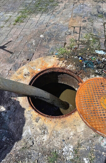 https://plumbercraigie.com.au/uploads/2025/06/blocked-drains-256136.jpg